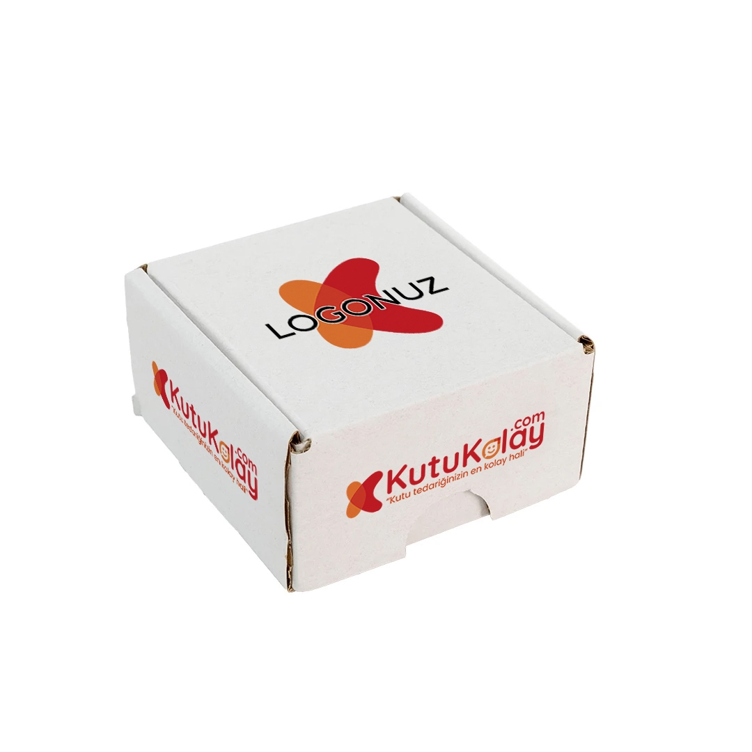 Oluklu Geçmeli Beyaz E-ticaret Kutusu 8cm
